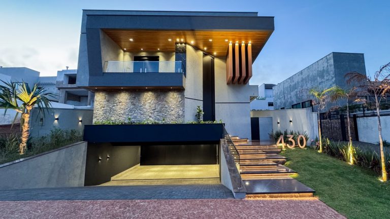 Casa E&J - Alphaville Uberlândia/MG: projeto de arquitetura e interiores de Juliana Saraiva, foto 1 de 14